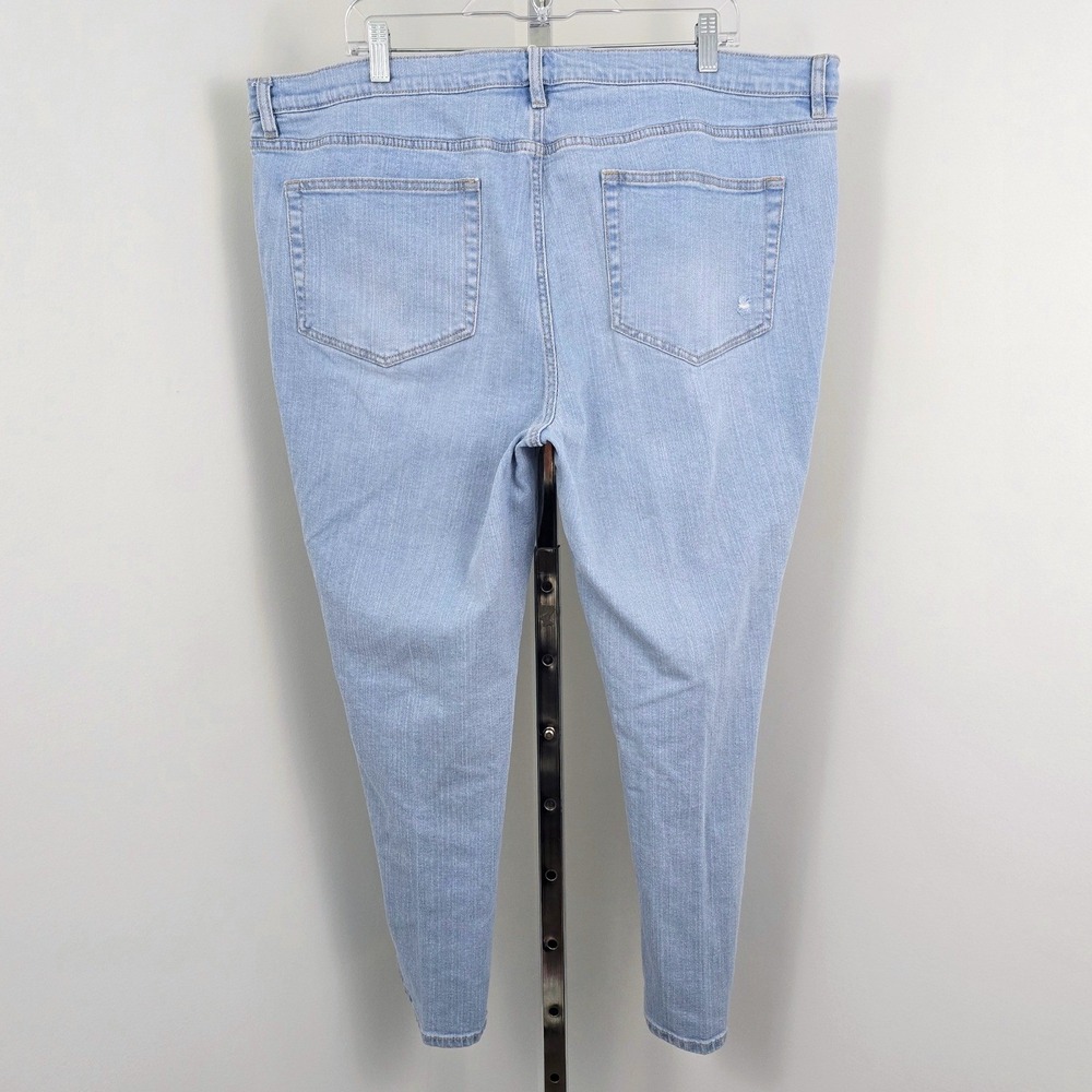 Studio‎ by Denim & Co Distressed Light Wash Jeans  Blue 22W - Picture 3 of 8